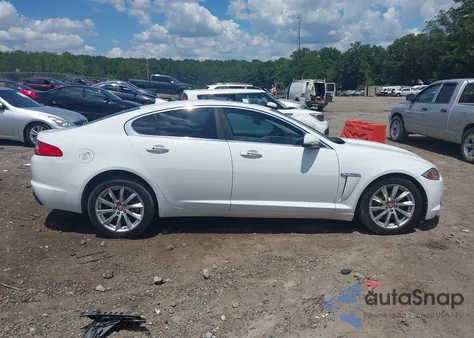 2015 Jaguar Xf 2.0T Premium z USA, uszkodzony, nr VIN SAJWA0FS6FPU65450